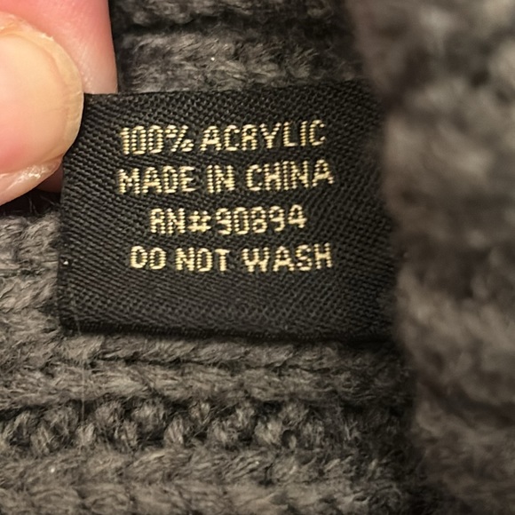 Magid Hats Women’s Knit Beanie, With Pom Poms, OS. Gray. NWT. - Picture 5 of 5